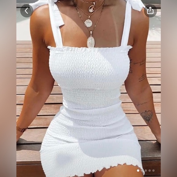 Dresses & Skirts - Tie up slim dress!